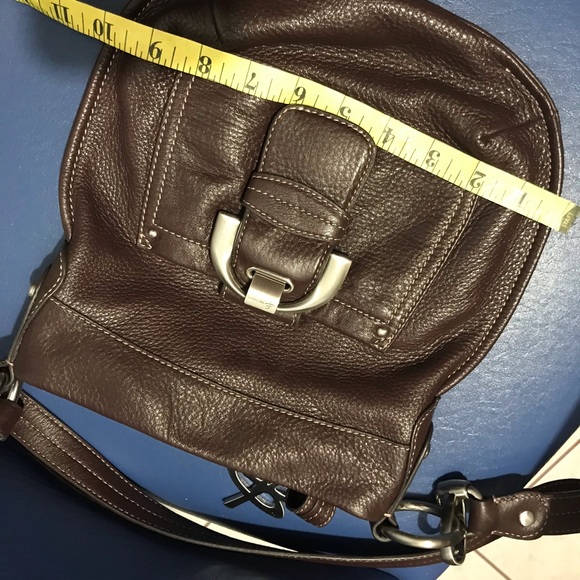 B. Makowsky Westbourne brown leather crossbody bag - Picture 14 of 16